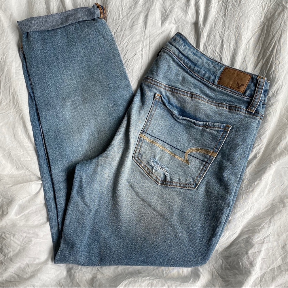 AE tomgirl ripped jeans